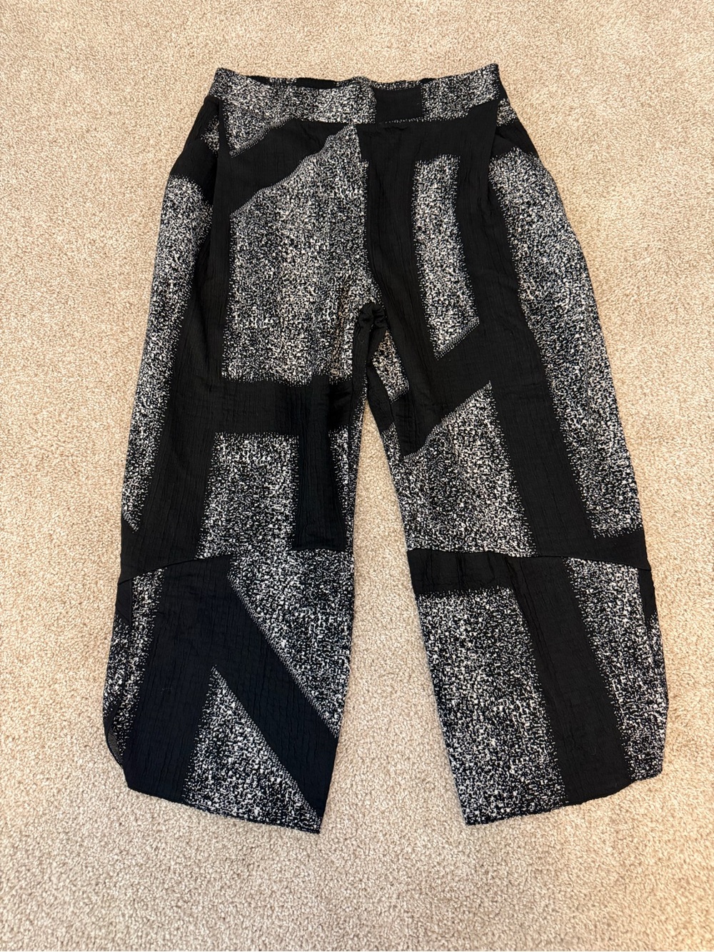 Ozai N Ku Black textured look trousers size XL NWT